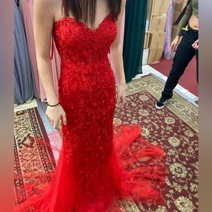 Red prom dress 💃🏻💋